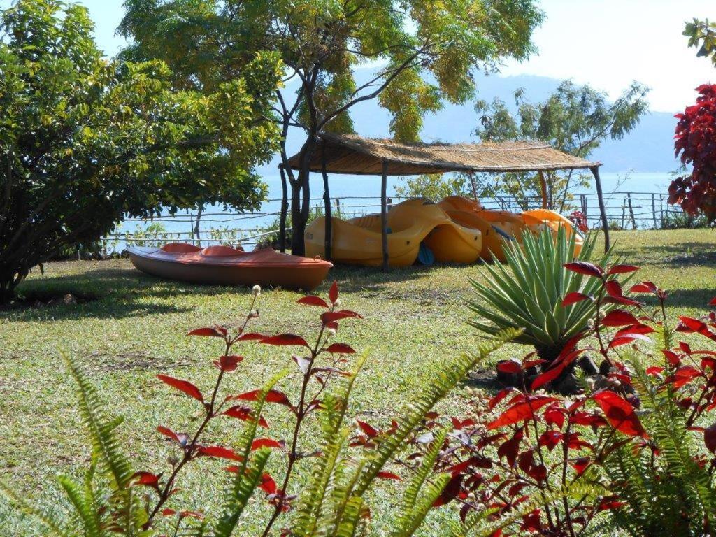 Cape Mac Lodge Cape Maclear Экстерьер фото