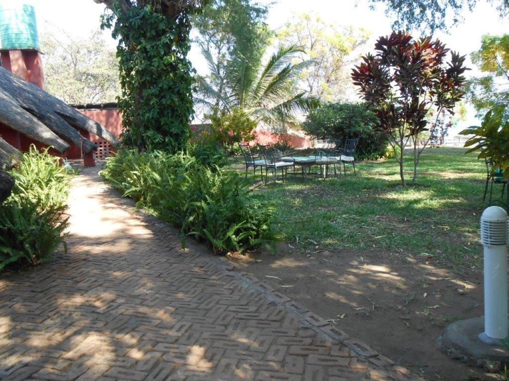 Cape Mac Lodge Cape Maclear Экстерьер фото
