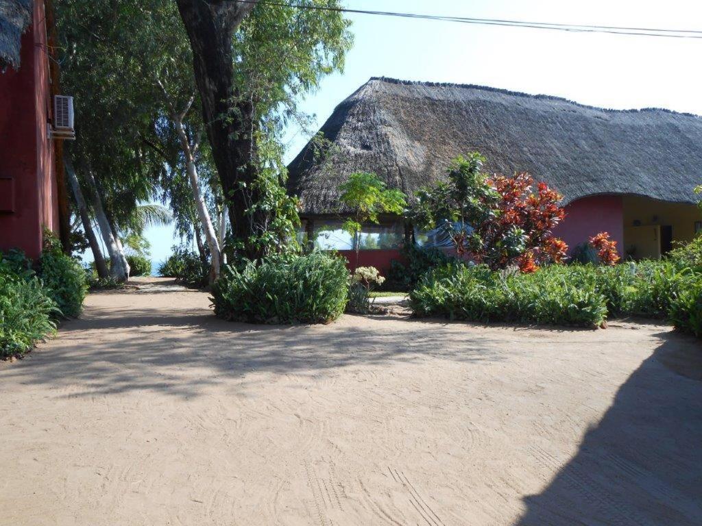 Cape Mac Lodge Cape Maclear Экстерьер фото