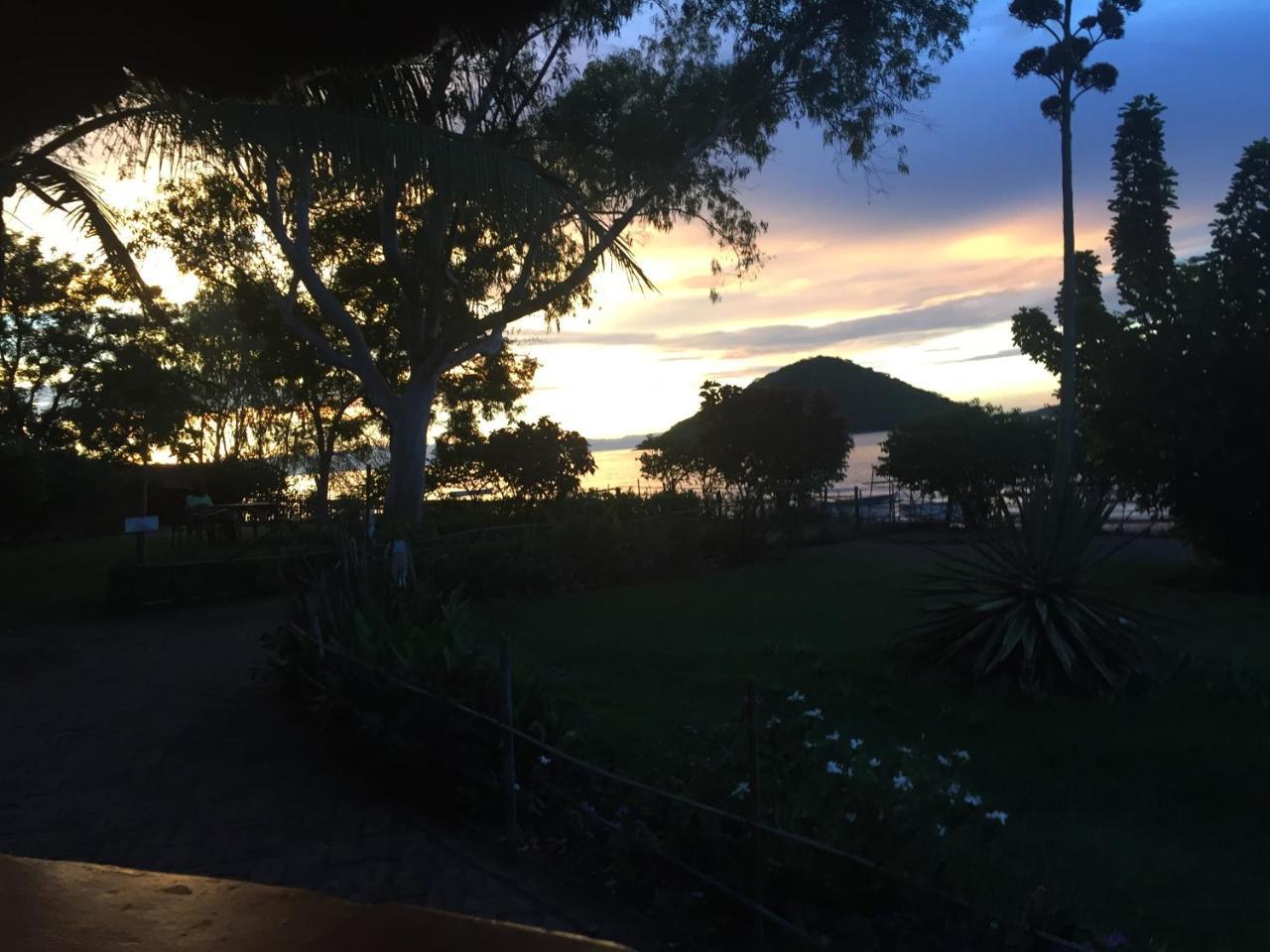 Cape Mac Lodge Cape Maclear Экстерьер фото
